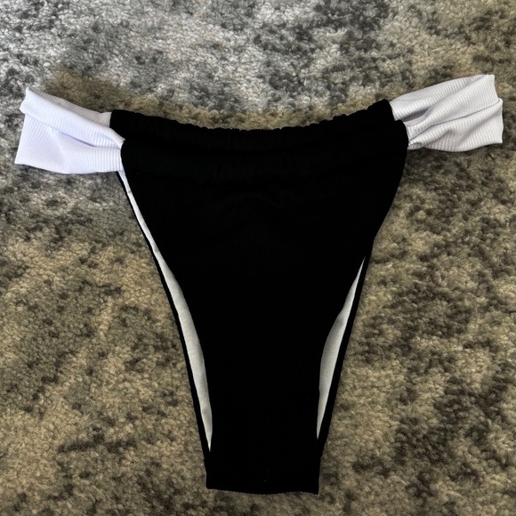 Zara Slide String Bikini Bottom Black White Mid-Rise Ruched Size: Medium - Picture 2 of 3